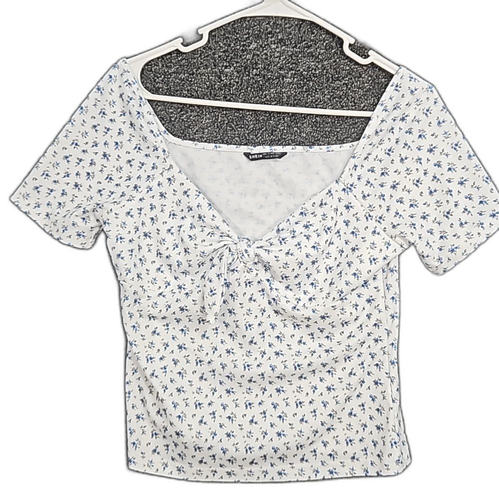 Shein Women's Size 8? (Check Measurements) White Floral Twist Blouse